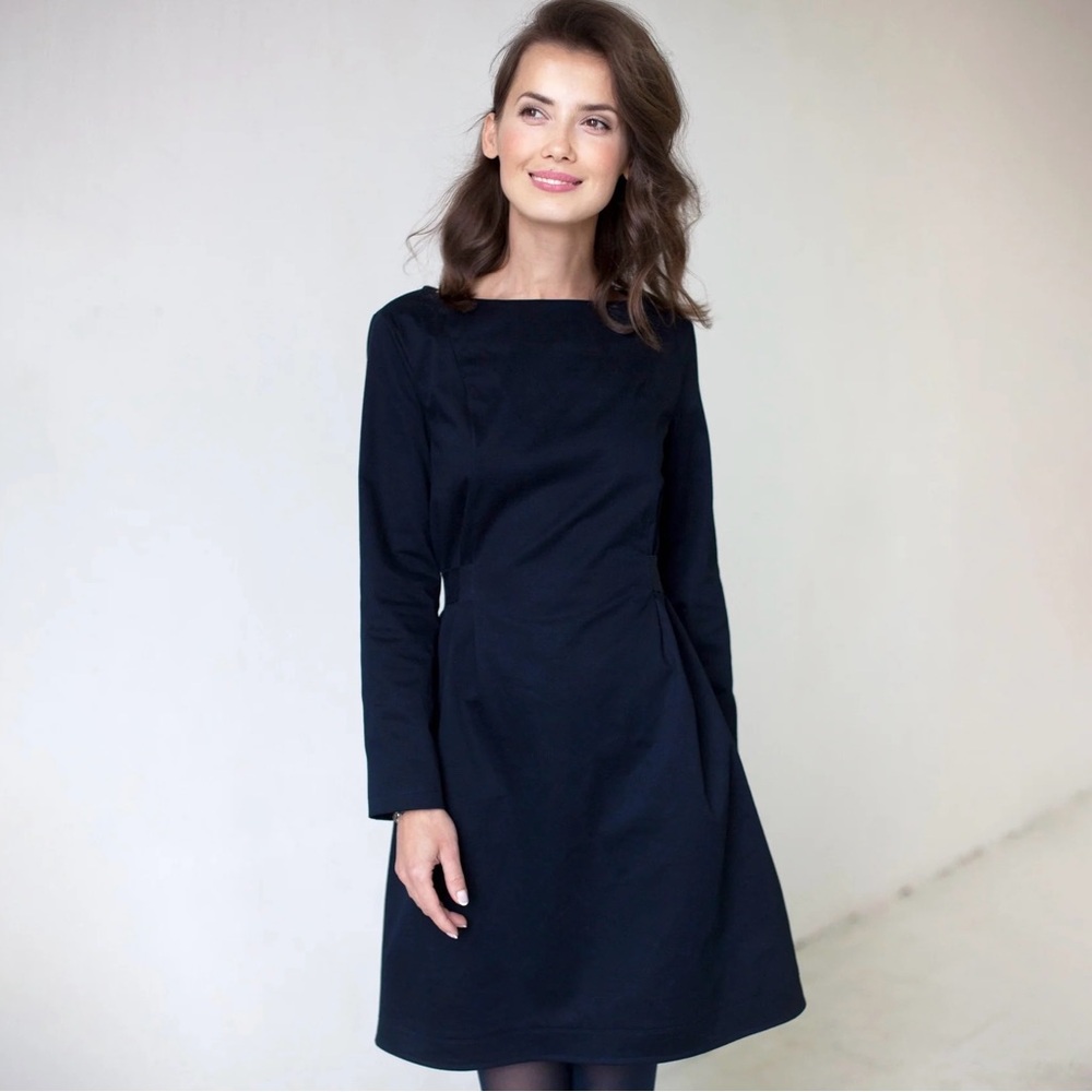 NWOT LeMuse navy long-sleeve a-line dress